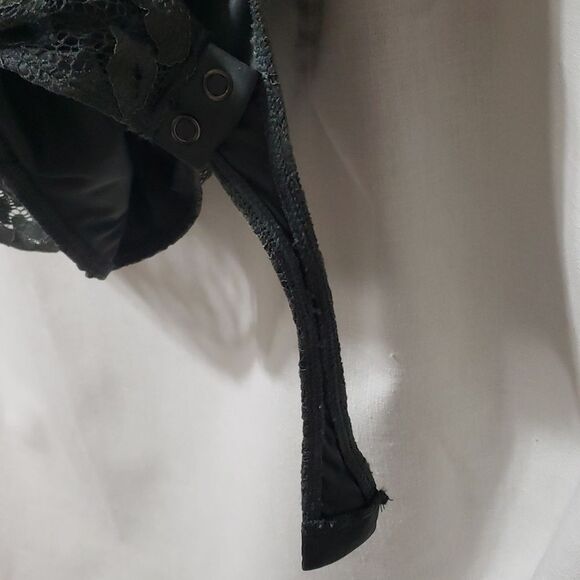 Express. Dark Green Lace Bodysuit Off Shoulder Size MP - Picture 11 of 12
